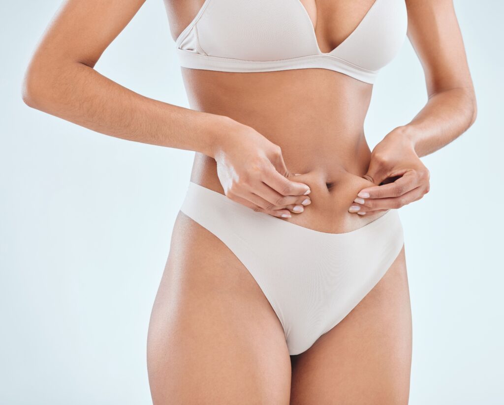 Mujer que desea realizarse mesoterapia corporal